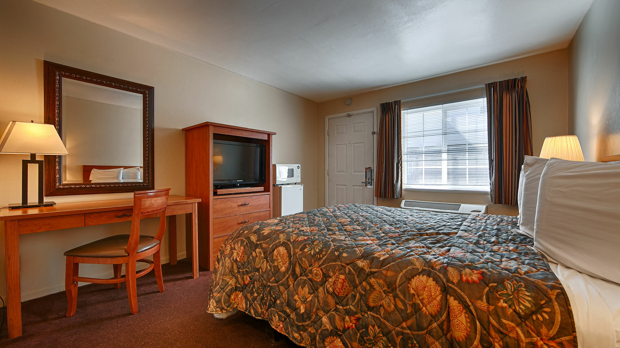 Travelodge By Wyndham Eugene Downtown/University Of Oregon Exterior photo