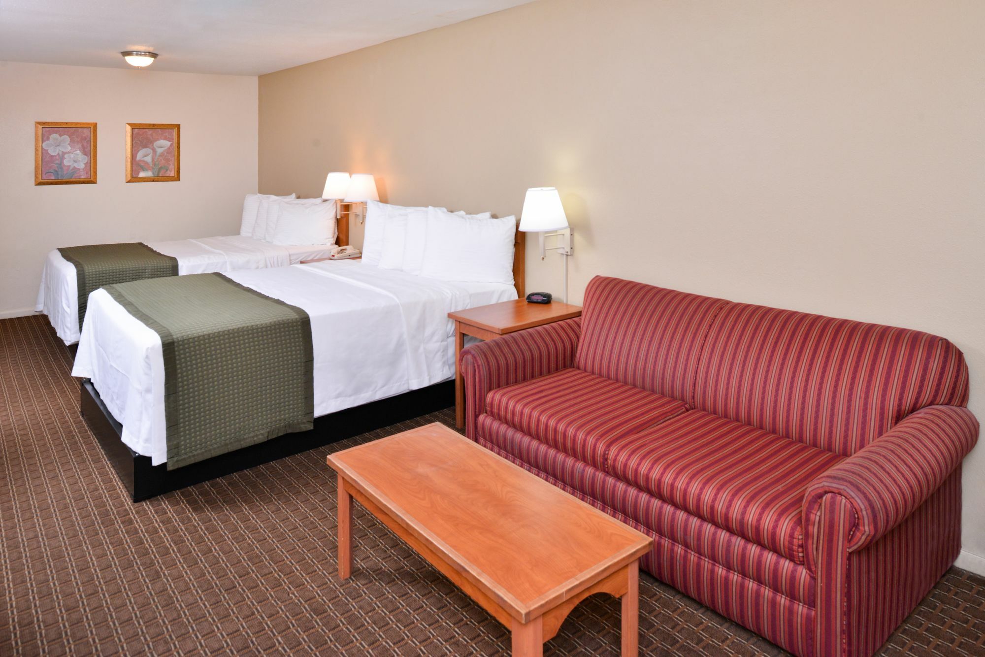 Travelodge By Wyndham Eugene Downtown/University Of Oregon Exterior photo