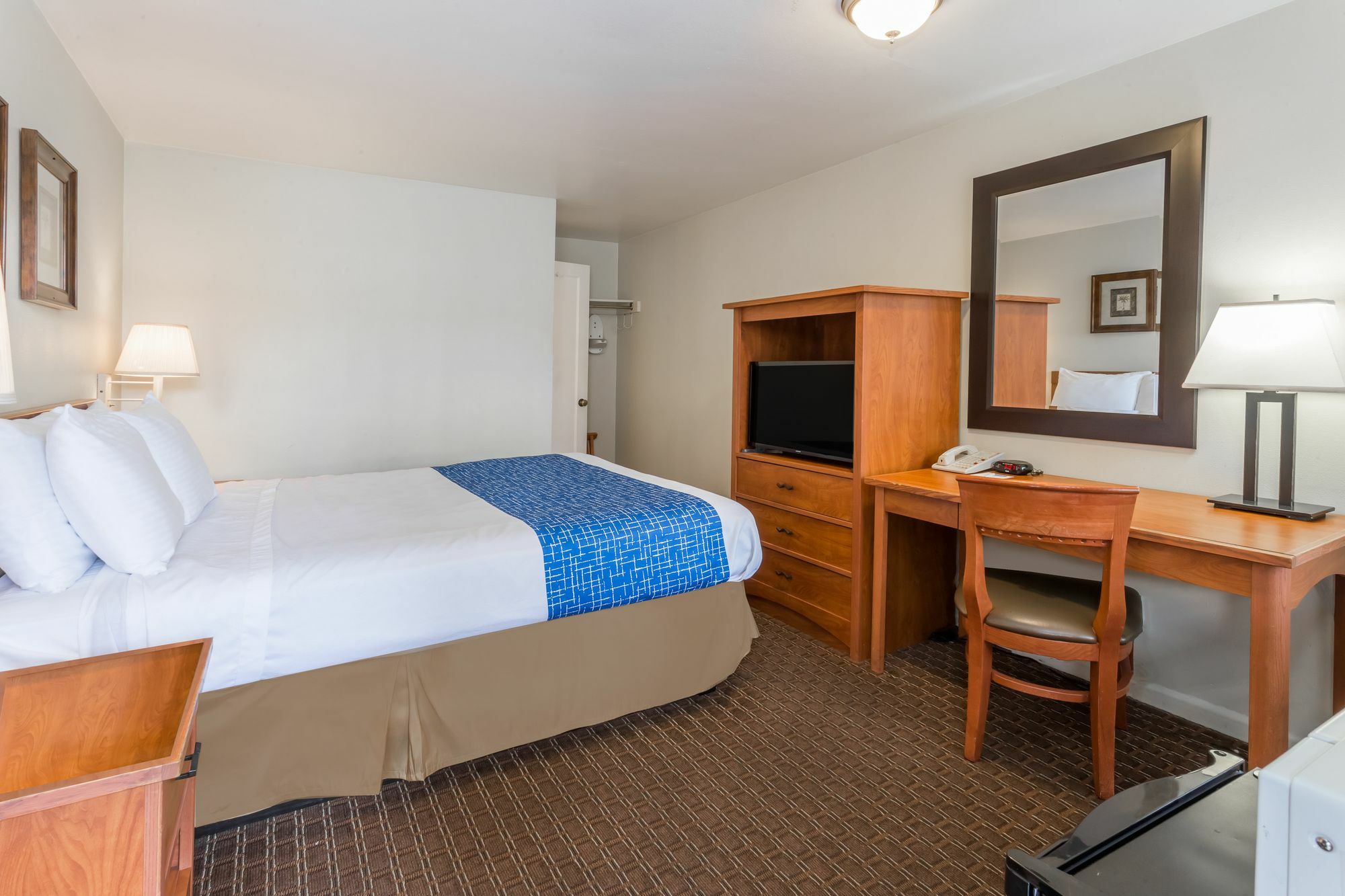 Travelodge By Wyndham Eugene Downtown/University Of Oregon Exterior photo